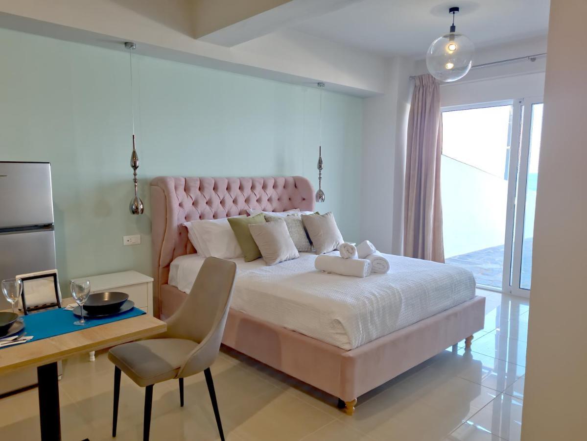 Epipleon Luxury Suites -106- Δωμάτιο 40Τμ Με Βεράντα 45Τμ Μπροστά Στην Θάλασσα Нафпактос Экстерьер фото